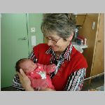 05 Kira schlaeft bei Oma.JPG